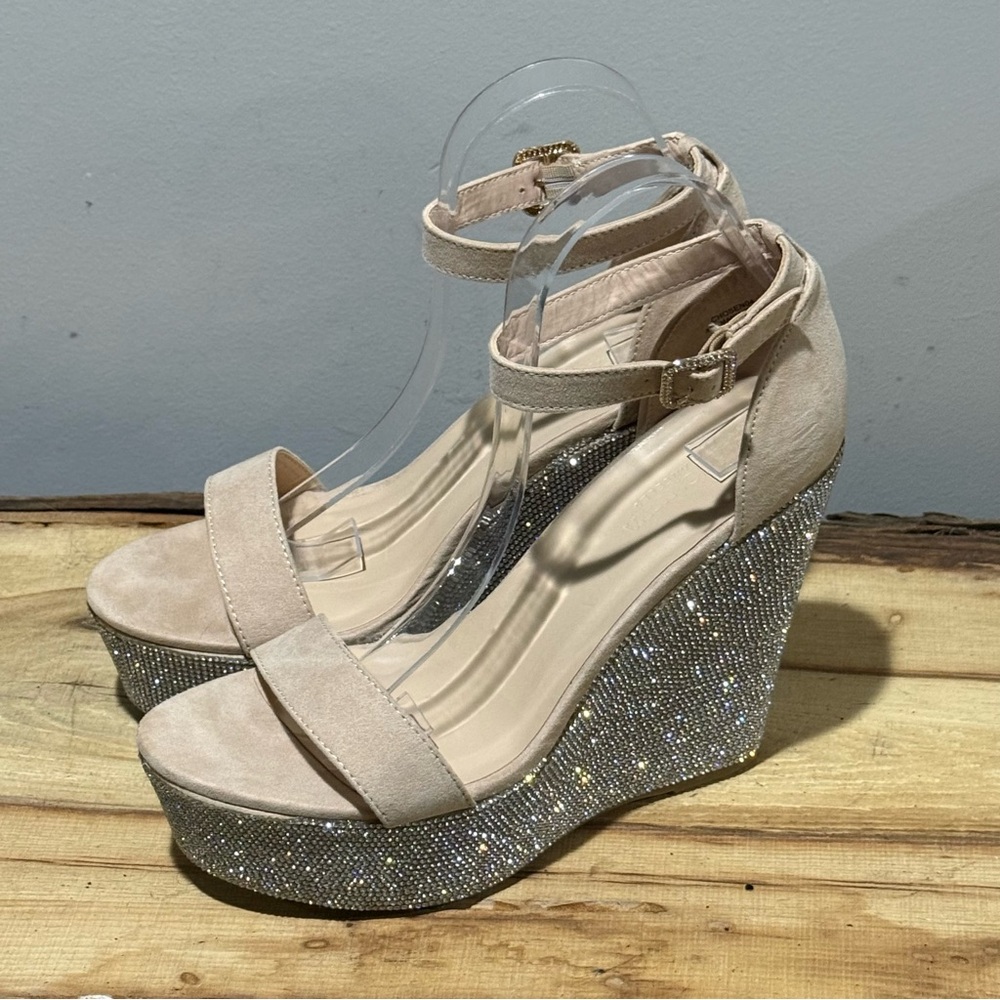 Fashion Nova Nude & Sparkly Platform Wedge sandals Size 9 A40